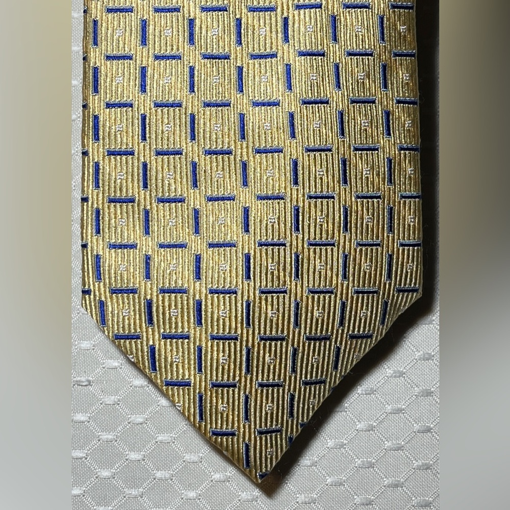 Nautica 100% Silk Tie Yellow and Blue